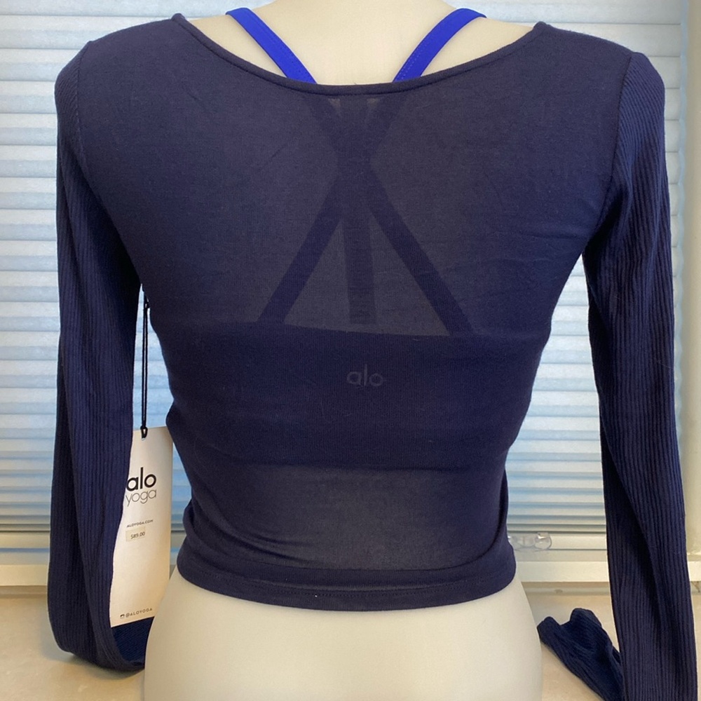 Alo Yoga Amelia Long Sleeve Crop Top. BNWT - Picture 2 of 12